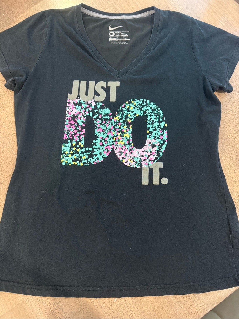 Nike Black V‑Neck Tee with Multicolor 'DO' Graphic